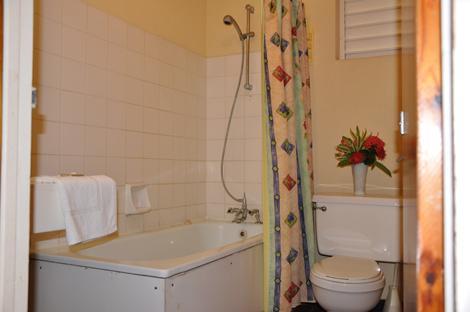 Carib Blue Apartments Oistins Szoba fotó