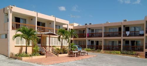 Carib Blue Apartments Oistins Kültér fotó