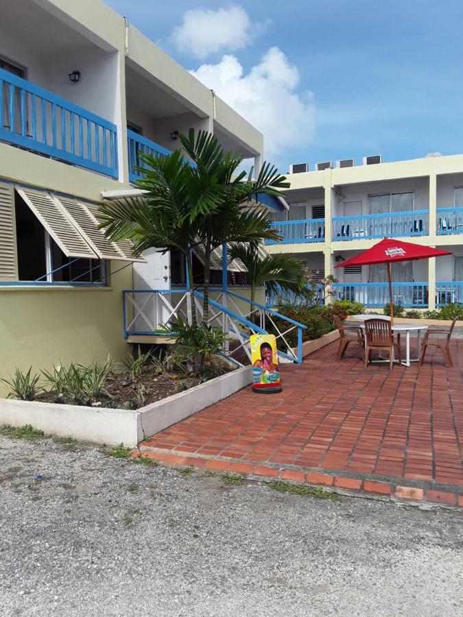 Carib Blue Apartments Oistins Kültér fotó